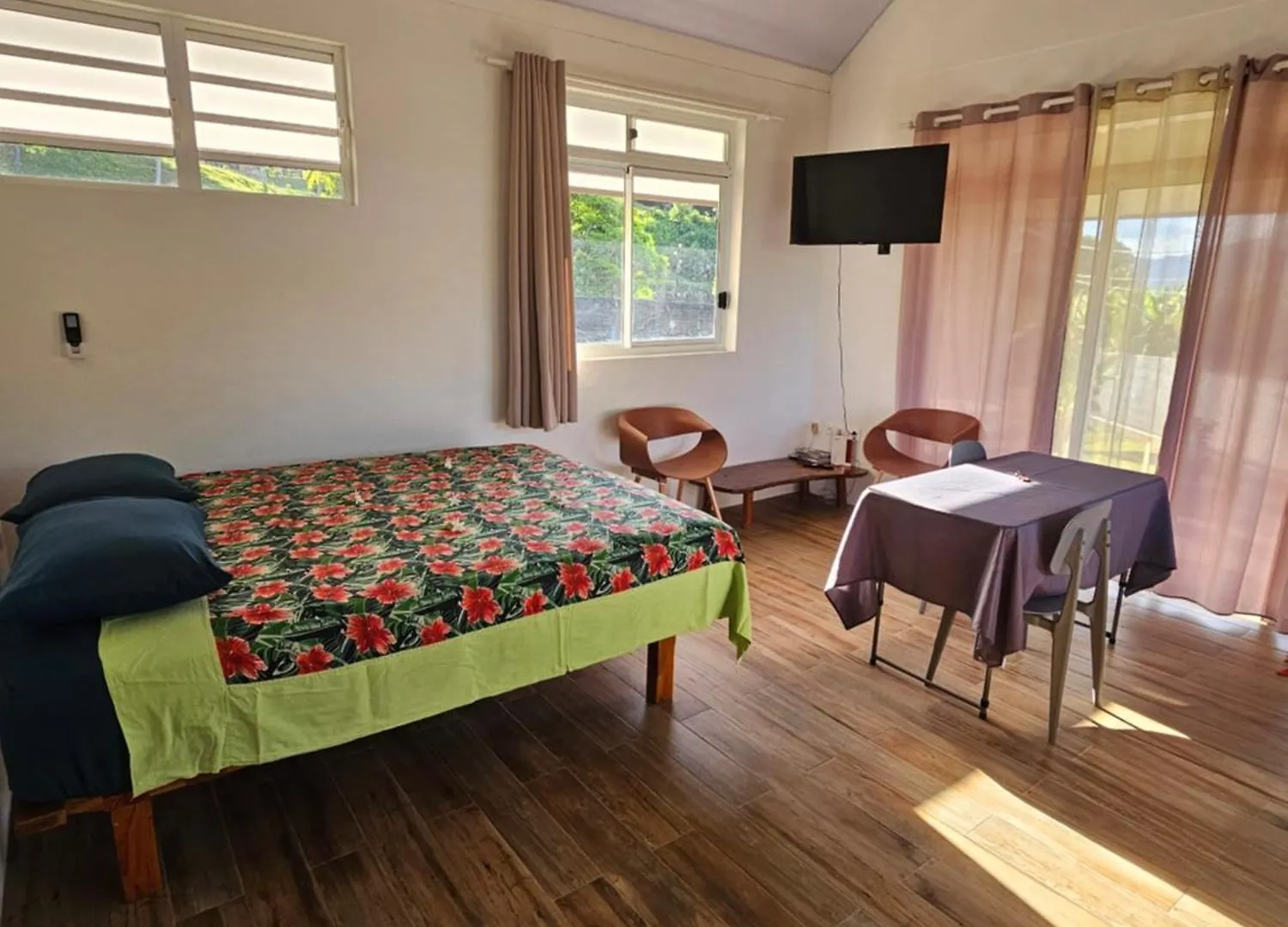 Sunrise Lodge Uturoa 0*,  Polinesia Francesa